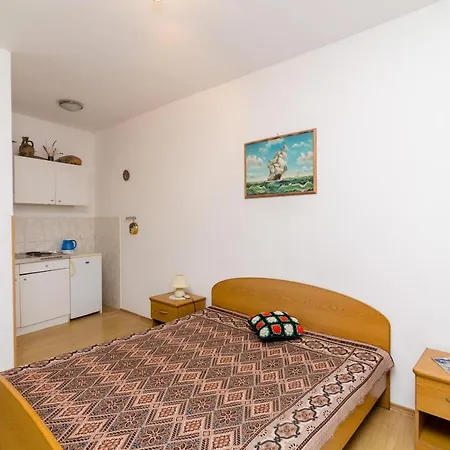 & Bluemoon - Basic Studio With Patio And Side Sea V... Lägenhet Molunat